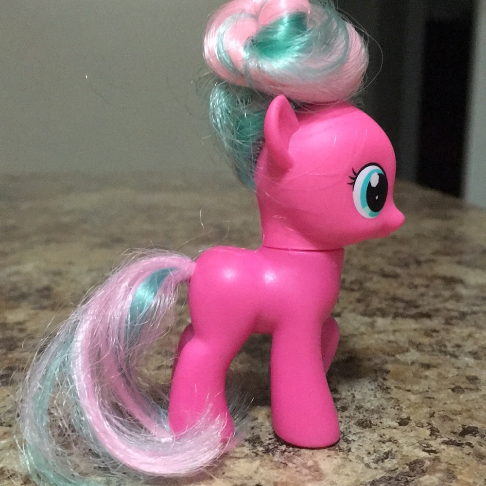 My little pony figure - Picture 2 of 4